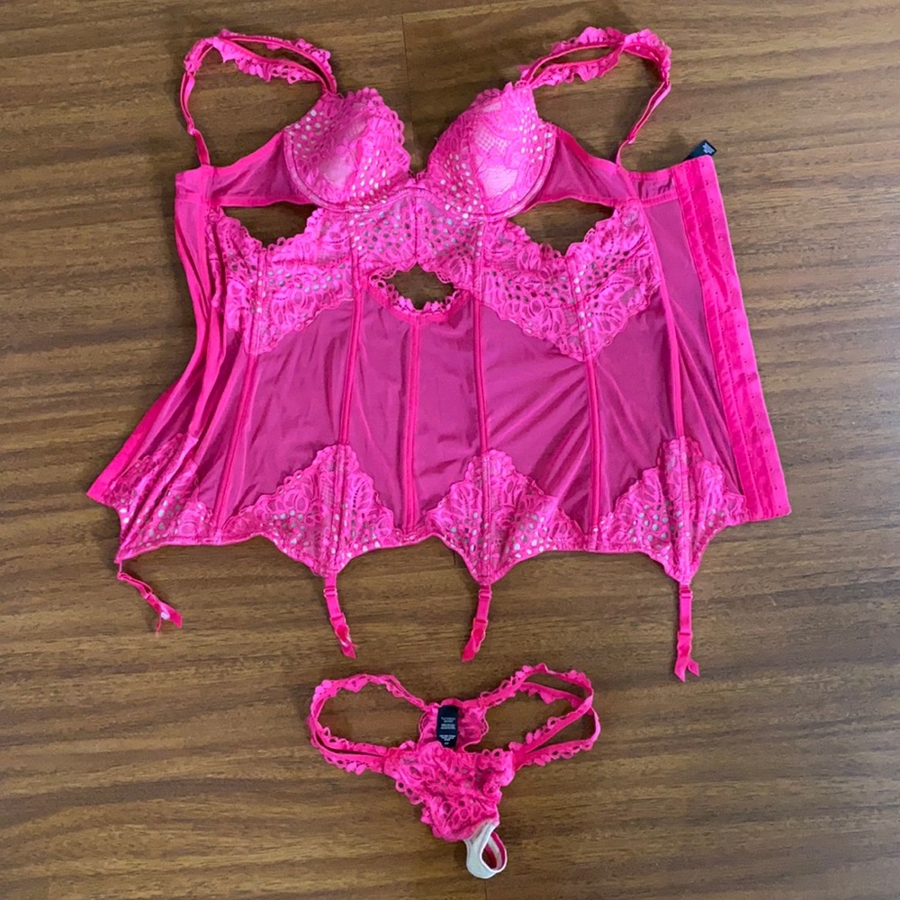 Victoria Secret 34C corset outfit